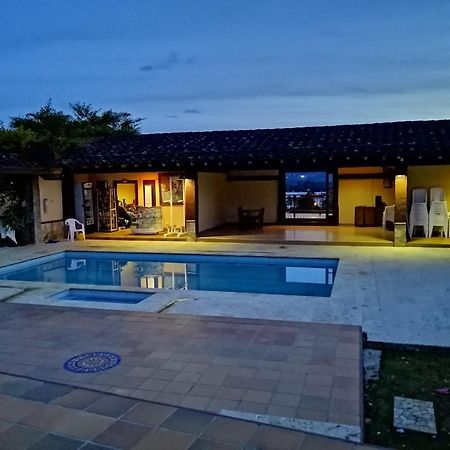 Hostal Hollywood Inn Рионегро Екстериор снимка