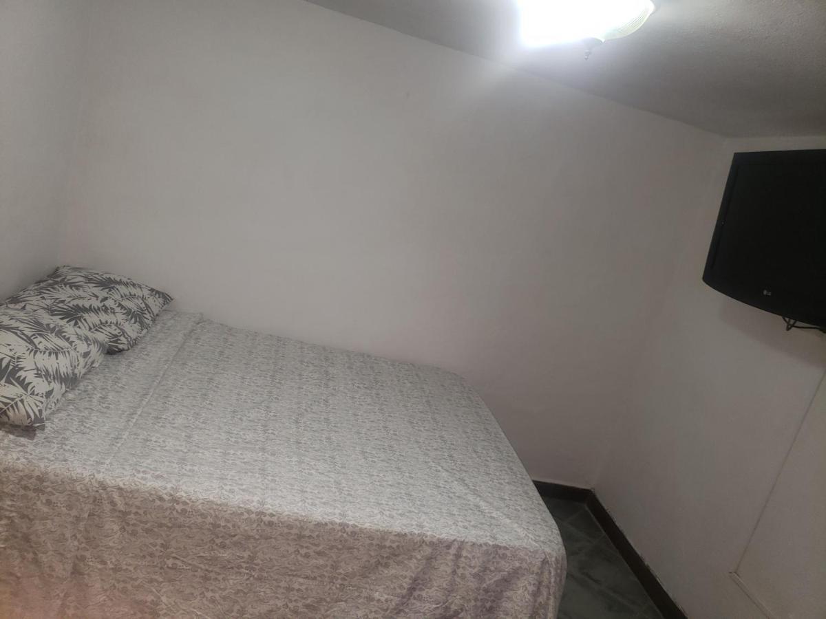 Hostal Hollywood Inn Рионегро Екстериор снимка