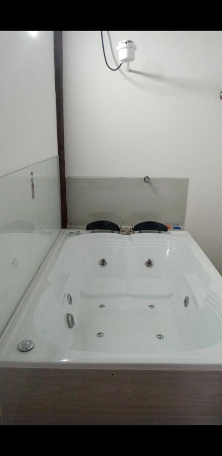 Hostal Hollywood Inn Рионегро Екстериор снимка
