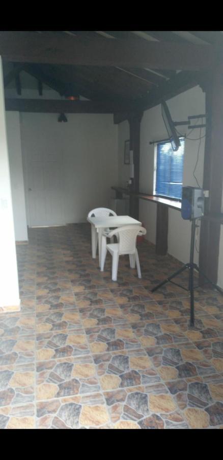 Hostal Hollywood Inn Рионегро Екстериор снимка
