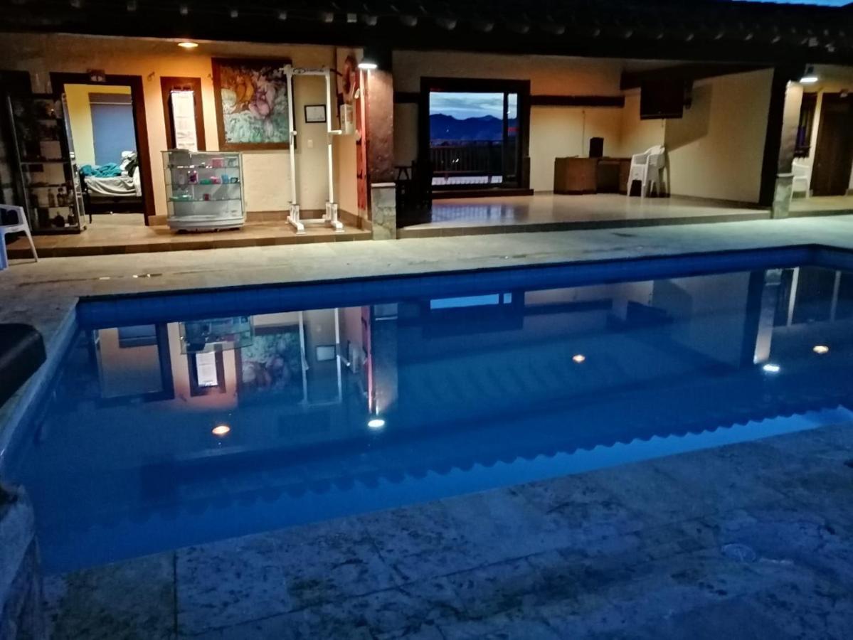 Hostal Hollywood Inn Рионегро Екстериор снимка