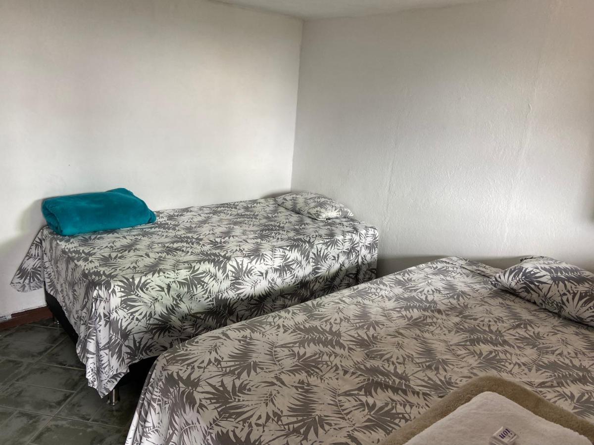 Hostal Hollywood Inn Рионегро Екстериор снимка