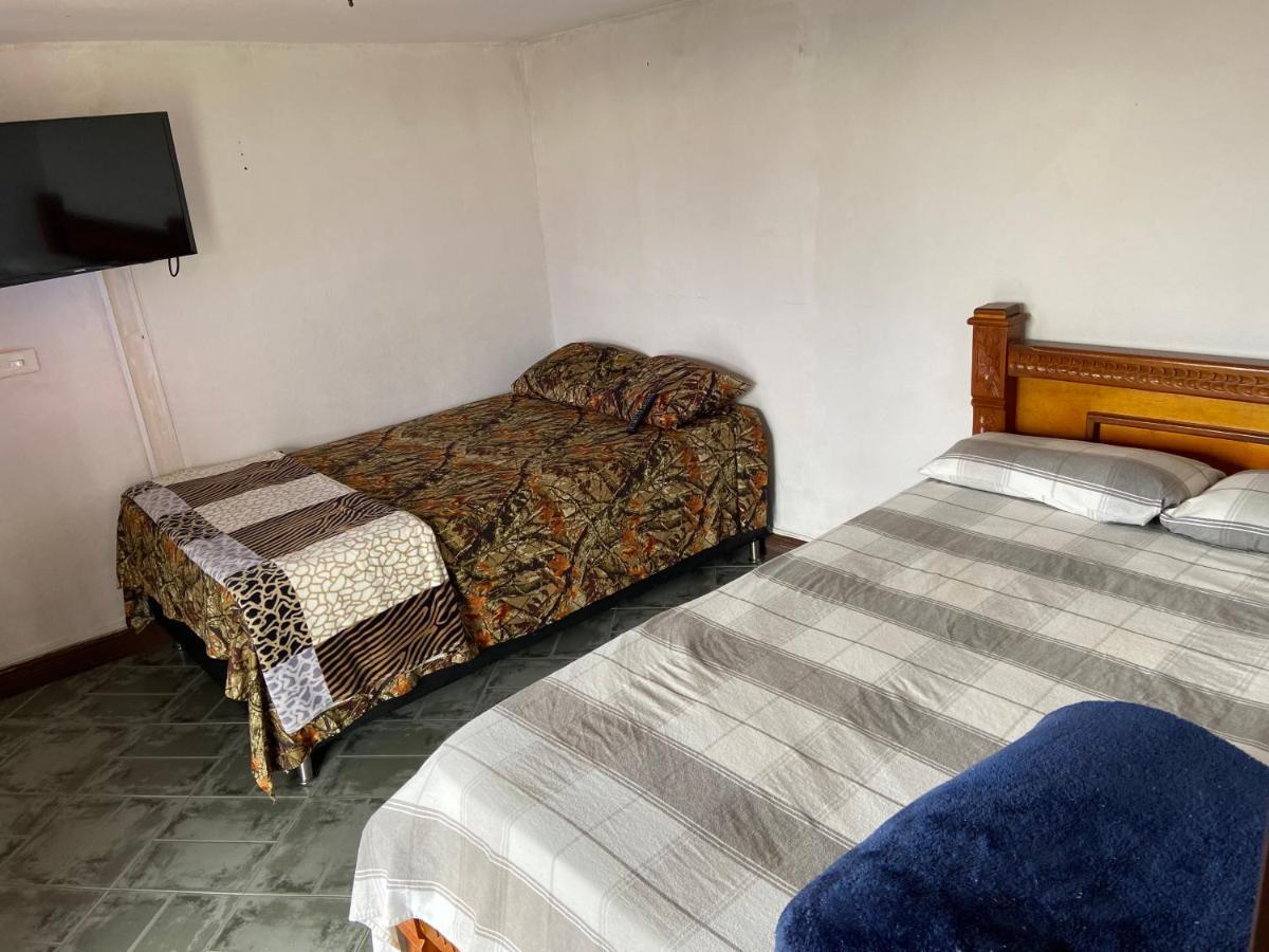 Hostal Hollywood Inn Рионегро Екстериор снимка