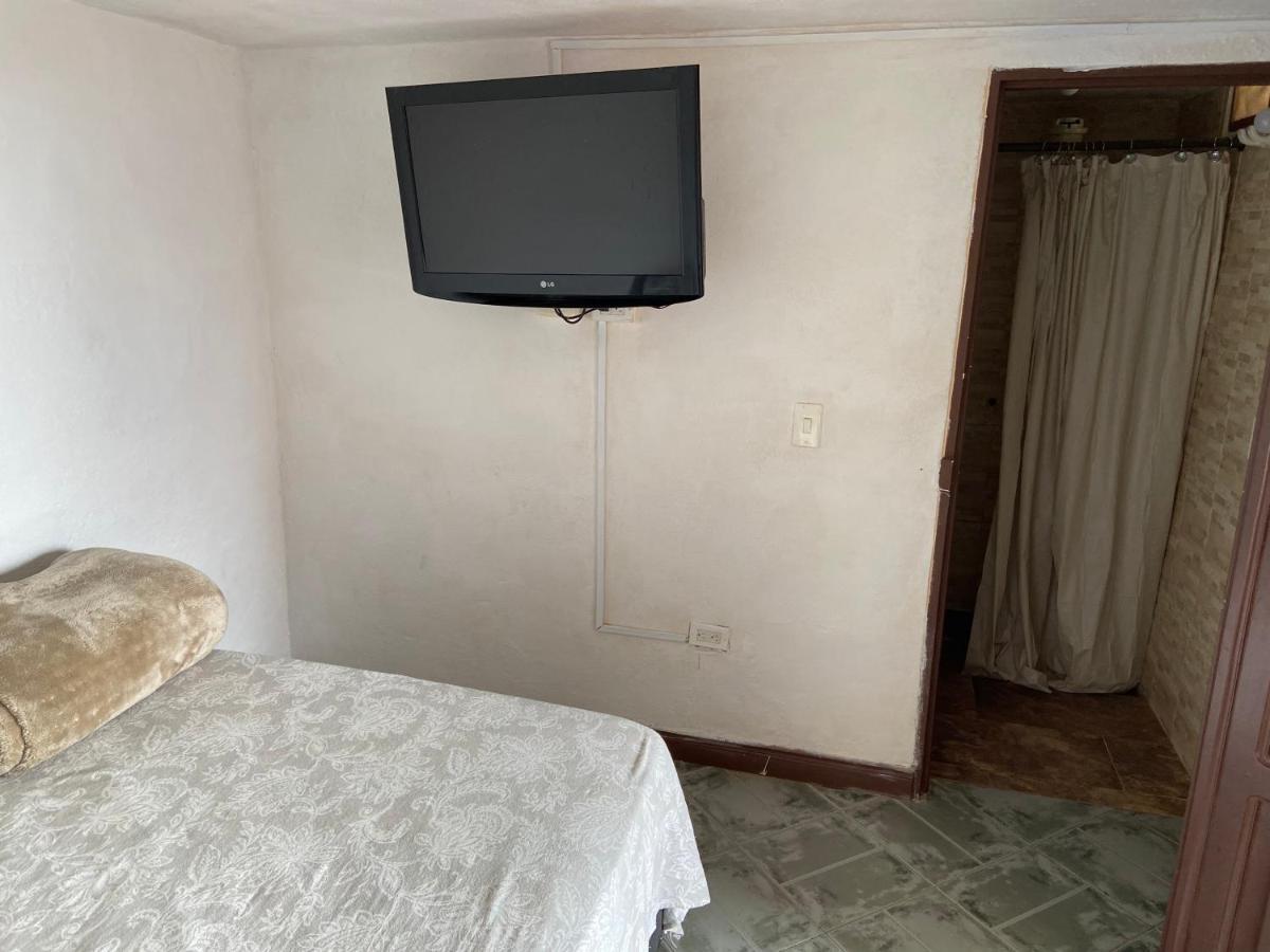 Hostal Hollywood Inn Рионегро Екстериор снимка