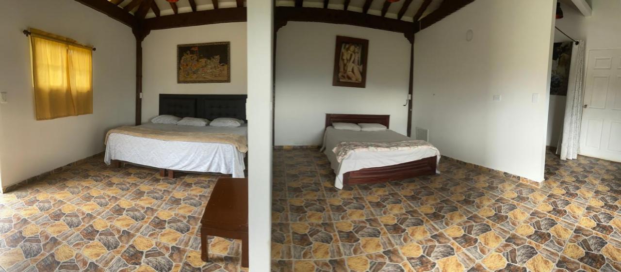 Hostal Hollywood Inn Рионегро Екстериор снимка