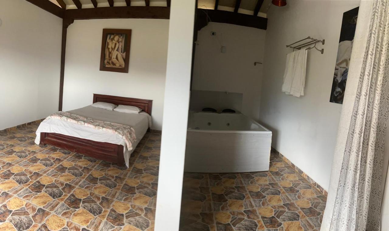 Hostal Hollywood Inn Рионегро Екстериор снимка
